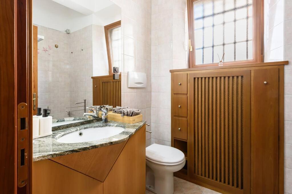 Parking & Wifi City Walls Apartment Пістоя Екстер'єр фото