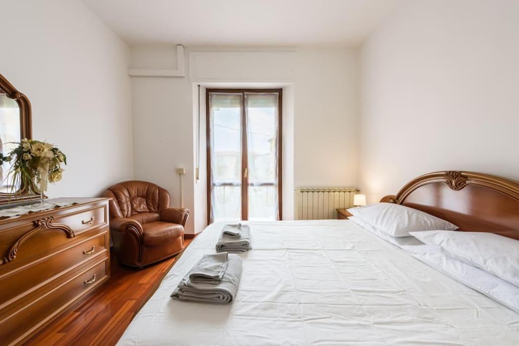 Parking & Wifi City Walls Apartment Пістоя Екстер'єр фото