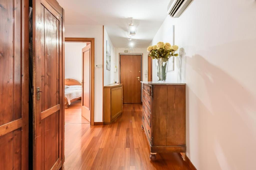 Parking & Wifi City Walls Apartment Пістоя Екстер'єр фото